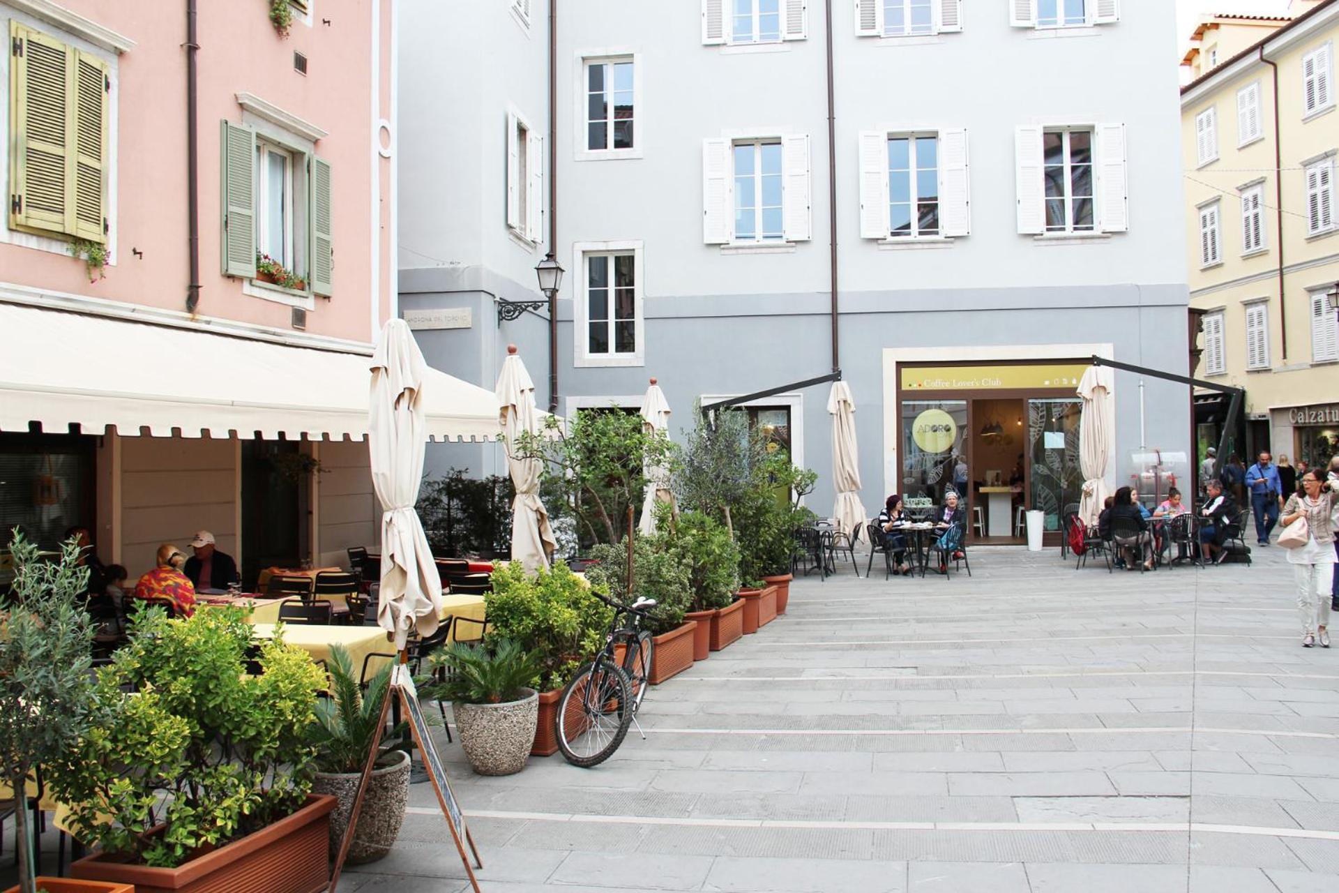 Ritter's & Apartment